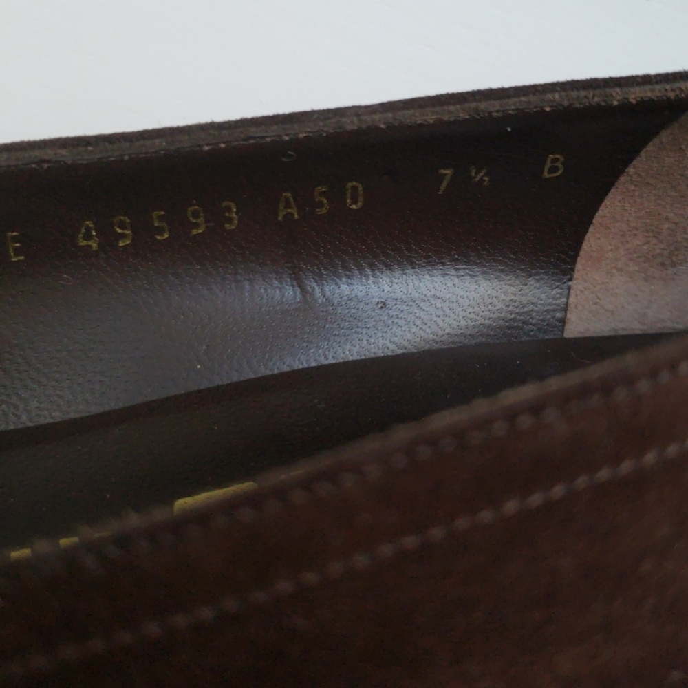 🔥2X HP🔥 VTG Ferragamo suede heels, 7 1/2 B - Picture 7 of 8